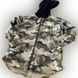 Divided H&M camouflage cotton flannel long sleeve zip front hoodie 2